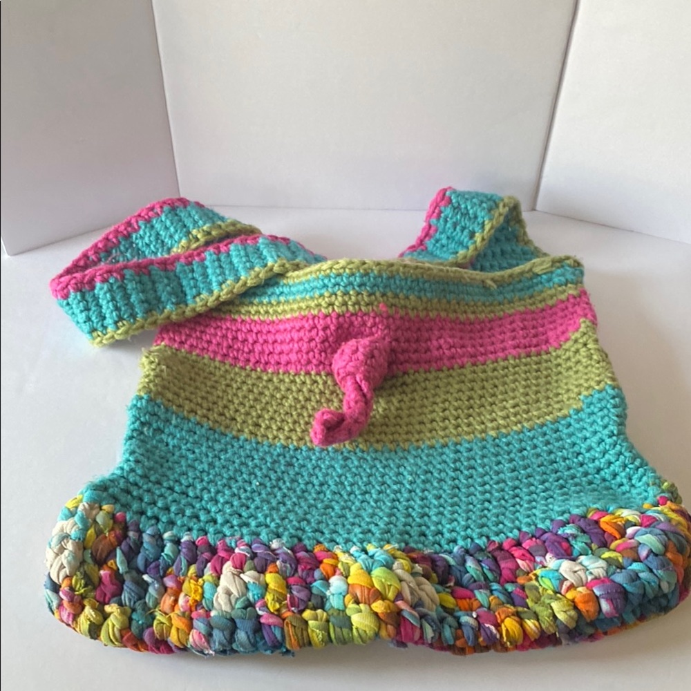 Multicolor rag and crocheted bag